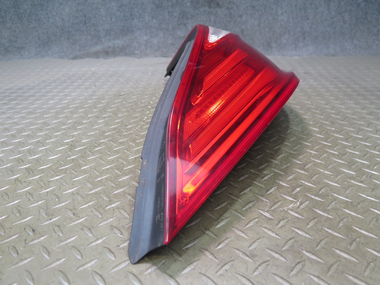 13-16 Mercedes R231 SL550 Rear Right Tail Light Lamp 2318200464 OEM