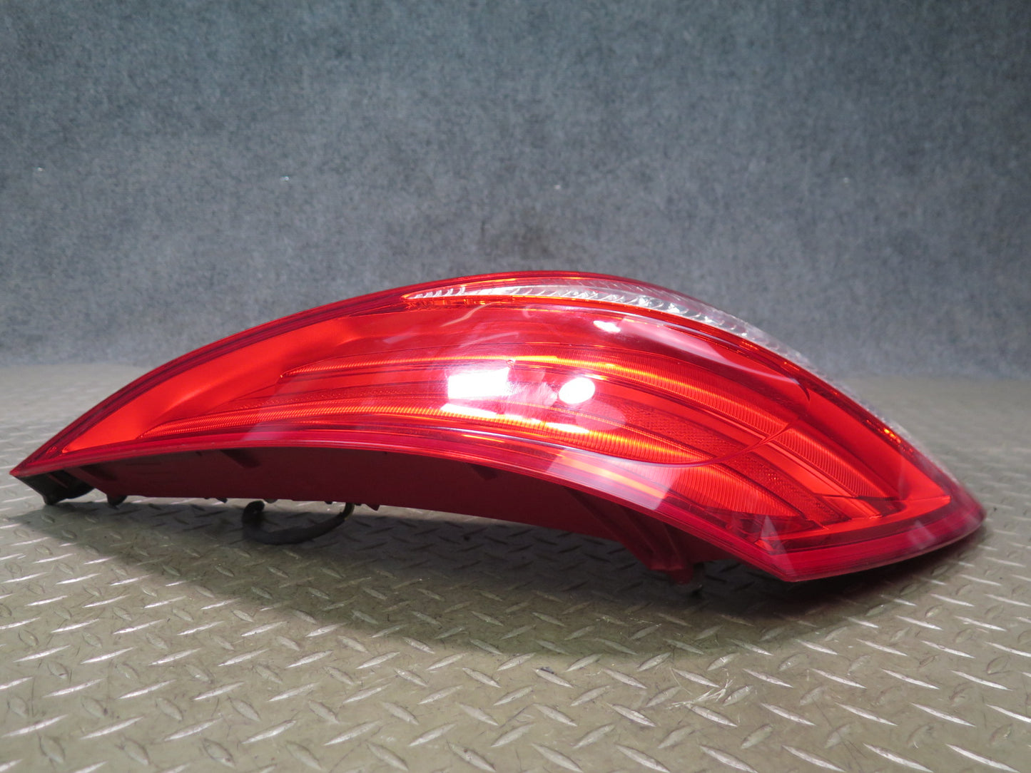 13-16 Mercedes R231 SL550 Rear Right Tail Light Lamp 2318200464 OEM