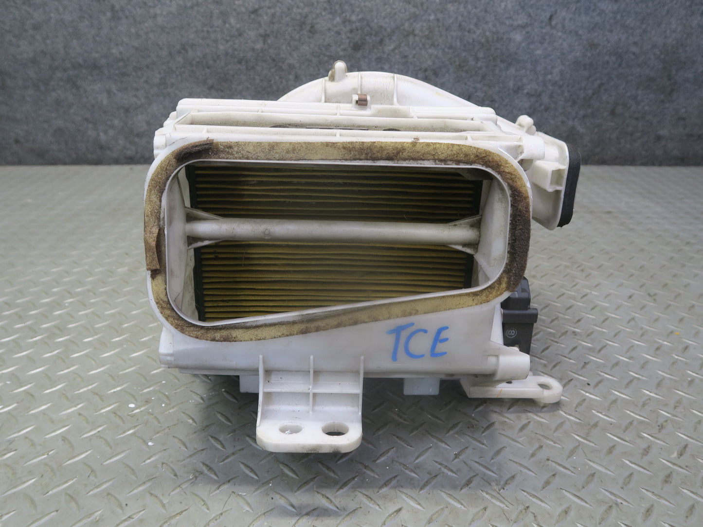 95-97 Toyota Celsior UCF20 RHD A/C Heater Blower Motor w Housing Assembly OEM
