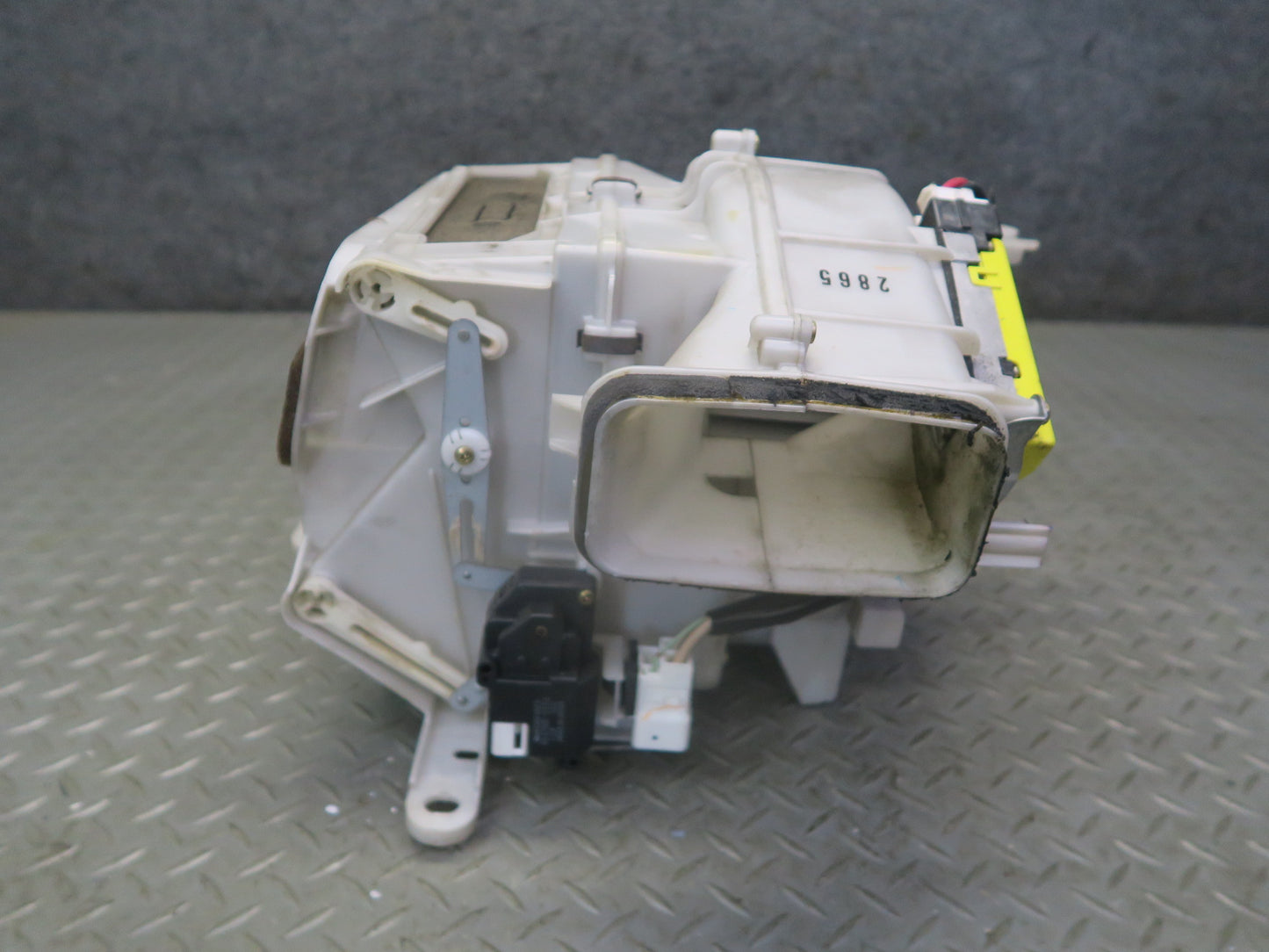 95-97 Toyota Celsior UCF20 RHD A/C Heater Blower Motor w Housing Assembly OEM
