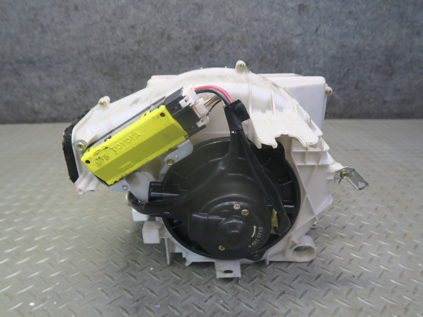 95-97 Toyota Celsior UCF20 RHD A/C Heater Blower Motor w Housing Assembly OEM