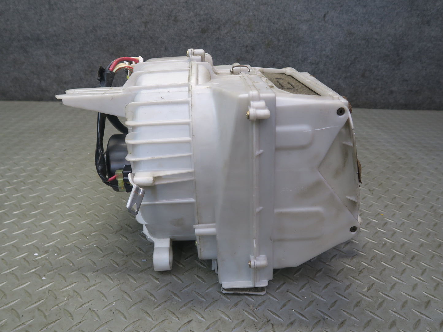 95-97 Toyota Celsior UCF20 RHD A/C Heater Blower Motor w Housing Assembly OEM