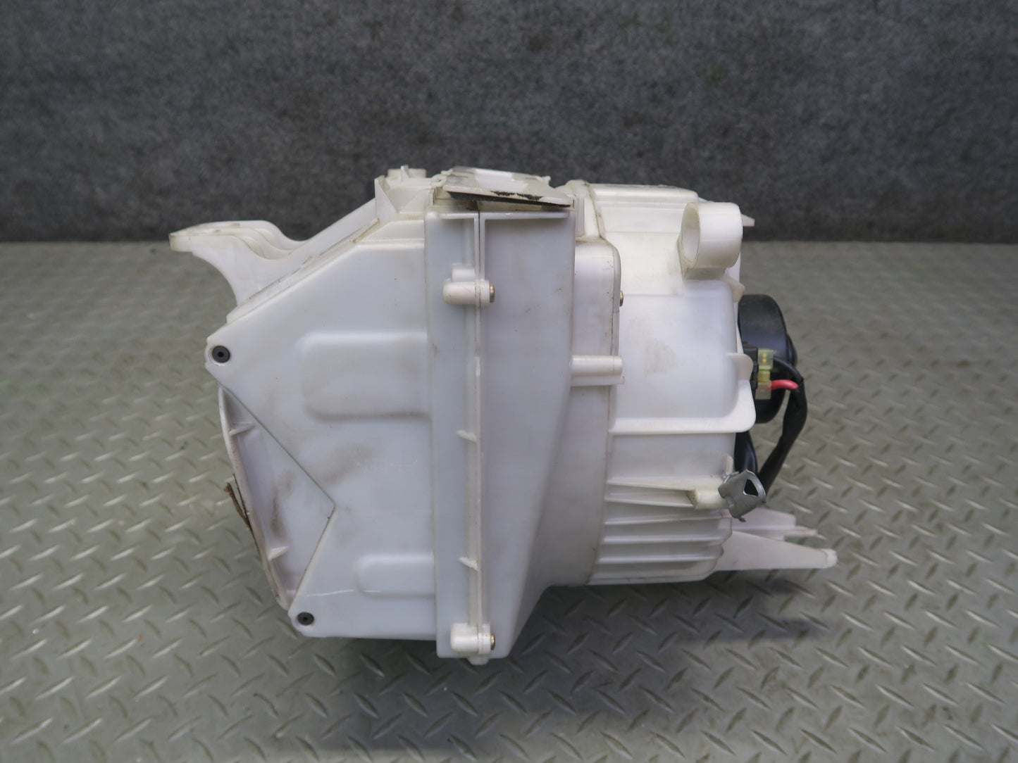 95-97 Toyota Celsior UCF20 RHD A/C Heater Blower Motor w Housing Assembly OEM