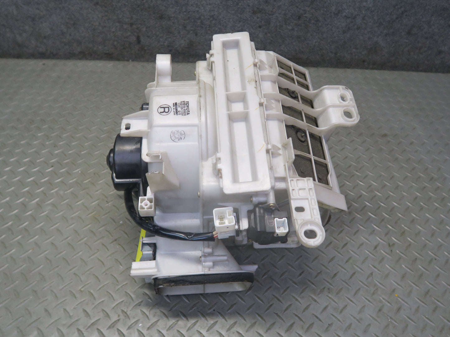 95-97 Toyota Celsior UCF20 RHD A/C Heater Blower Motor w Housing Assembly OEM