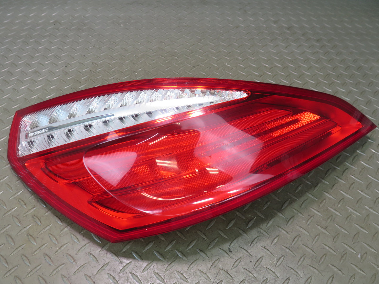 13-16 Mercedes R231 SL550 Rear Left Tail Light Lamp 2318200364 OEM