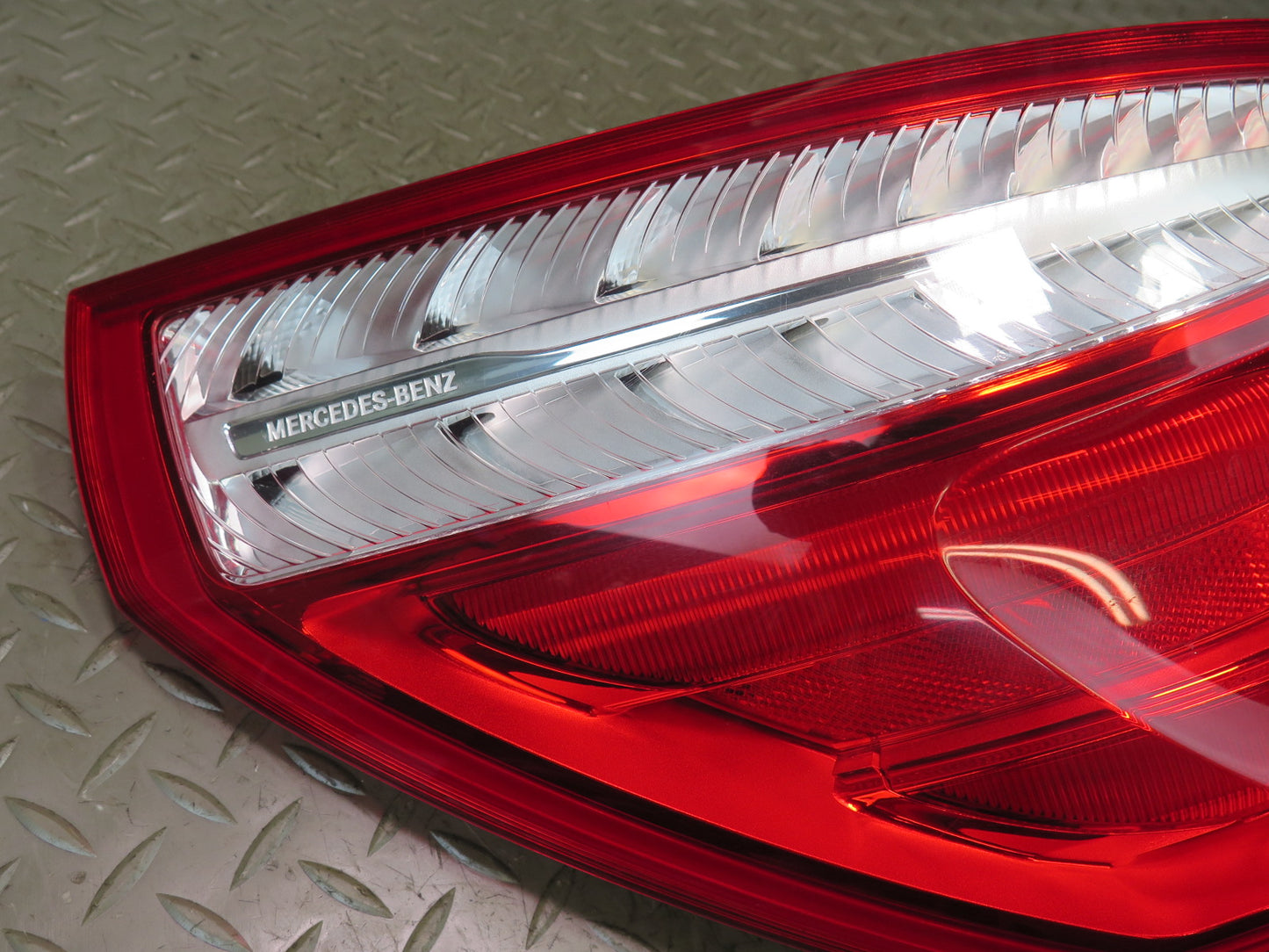 13-16 Mercedes R231 SL550 Rear Left Tail Light Lamp 2318200364 OEM