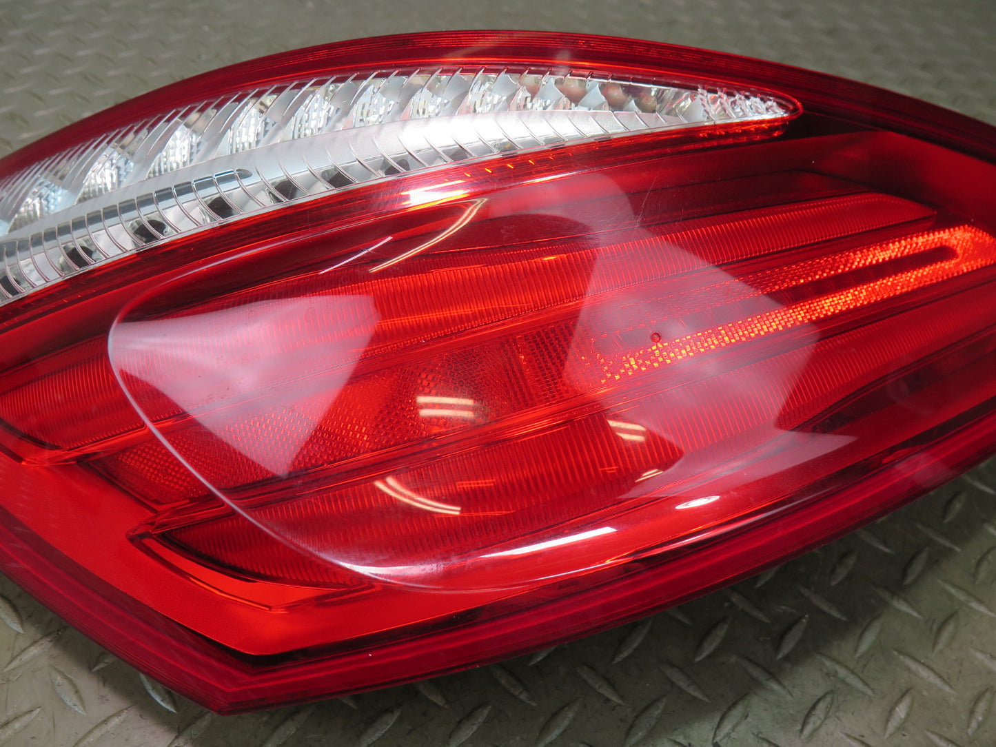 13-16 Mercedes R231 SL550 Rear Left Tail Light Lamp 2318200364 OEM