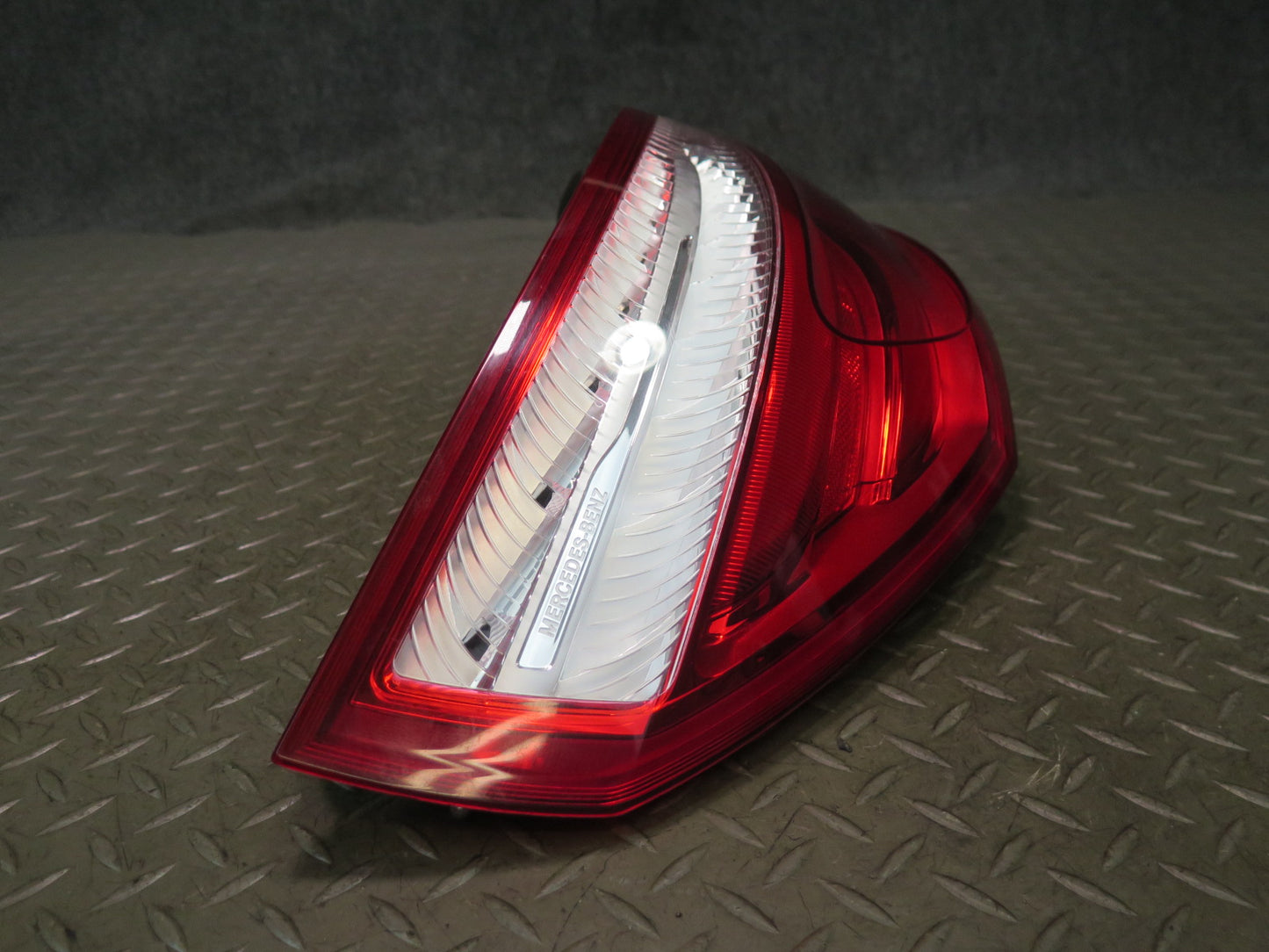 13-16 Mercedes R231 SL550 Rear Left Tail Light Lamp 2318200364 OEM