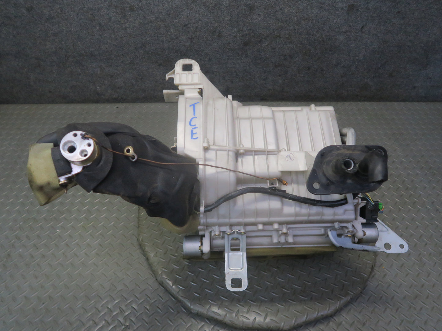95-97 Toyota Celsior UCF20 RHD Hvac A/C Evaporator Heater Core Box Housing OEM