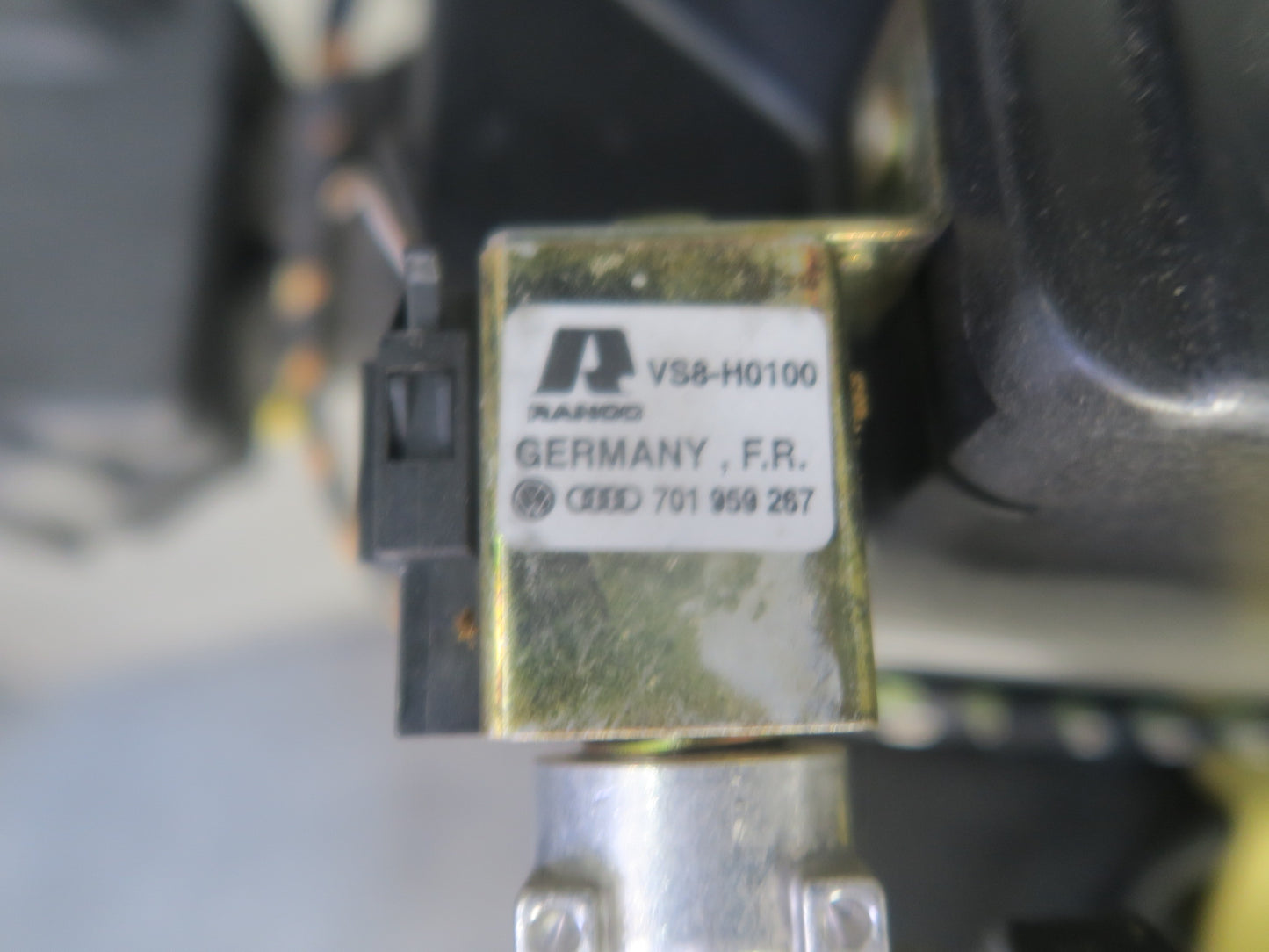 99-03 VW Eurovan T4 Rear Hvac A/C Evaporator Blower Motor Climate Box OEM