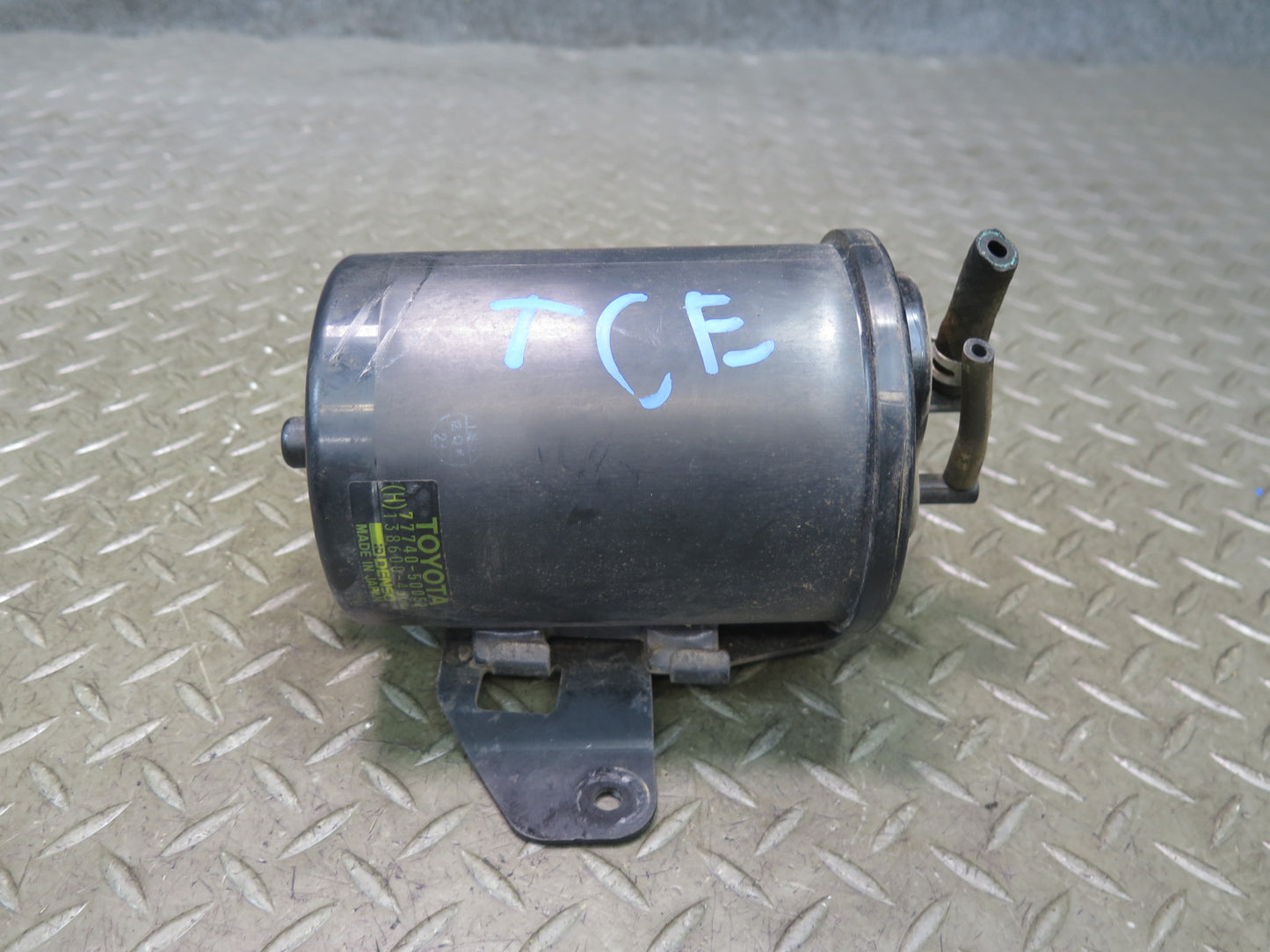 95-00 Toyota Celsior UCF20 RHD Fuel Evap Vapor Charcoal Canister 77740-50052 OEM