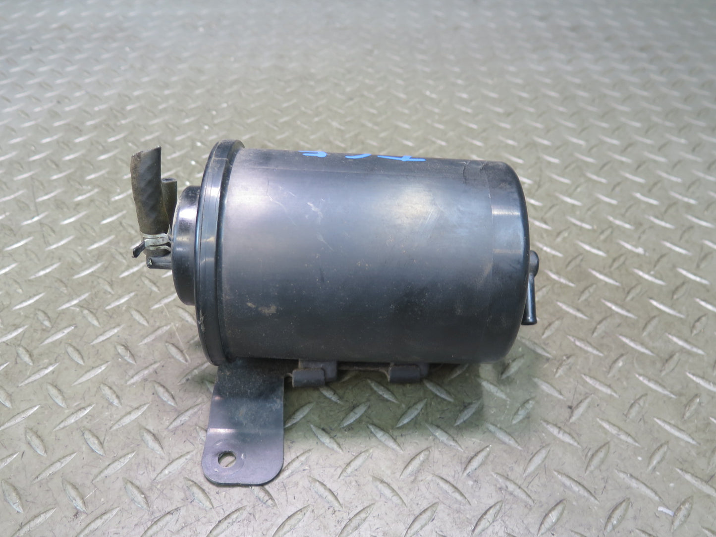 95-00 Toyota Celsior UCF20 RHD Fuel Evap Vapor Charcoal Canister 77740-50052 OEM
