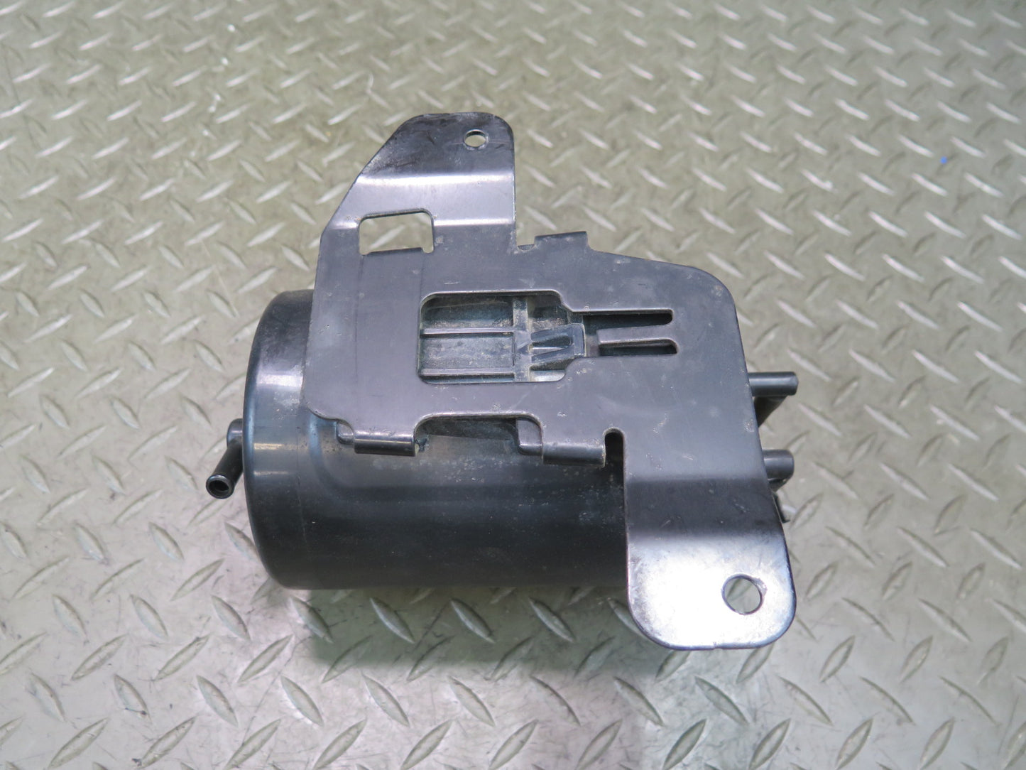 95-00 Toyota Celsior UCF20 RHD Fuel Evap Vapor Charcoal Canister 77740-50052 OEM