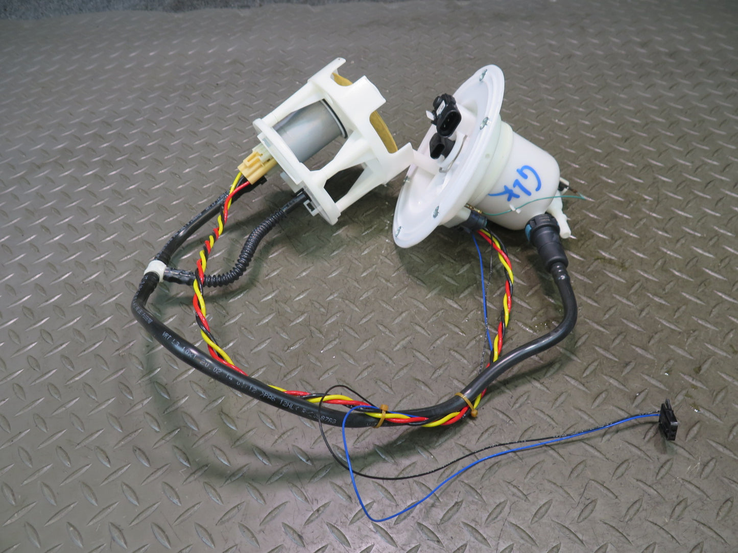 2012-2020 Mercedes R172 SLK SLC Fuel Gas Pump Level Sensor Sending Unit Set