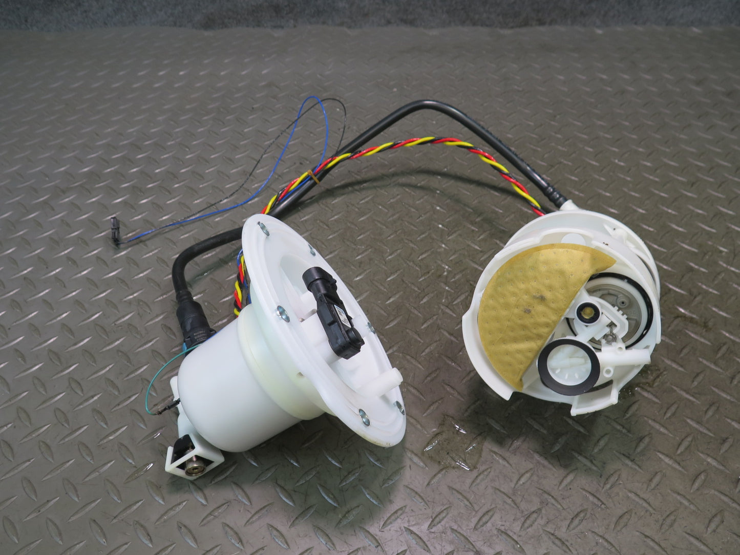 2012-2020 Mercedes R172 SLK SLC Fuel Gas Pump Level Sensor Sending Unit Set