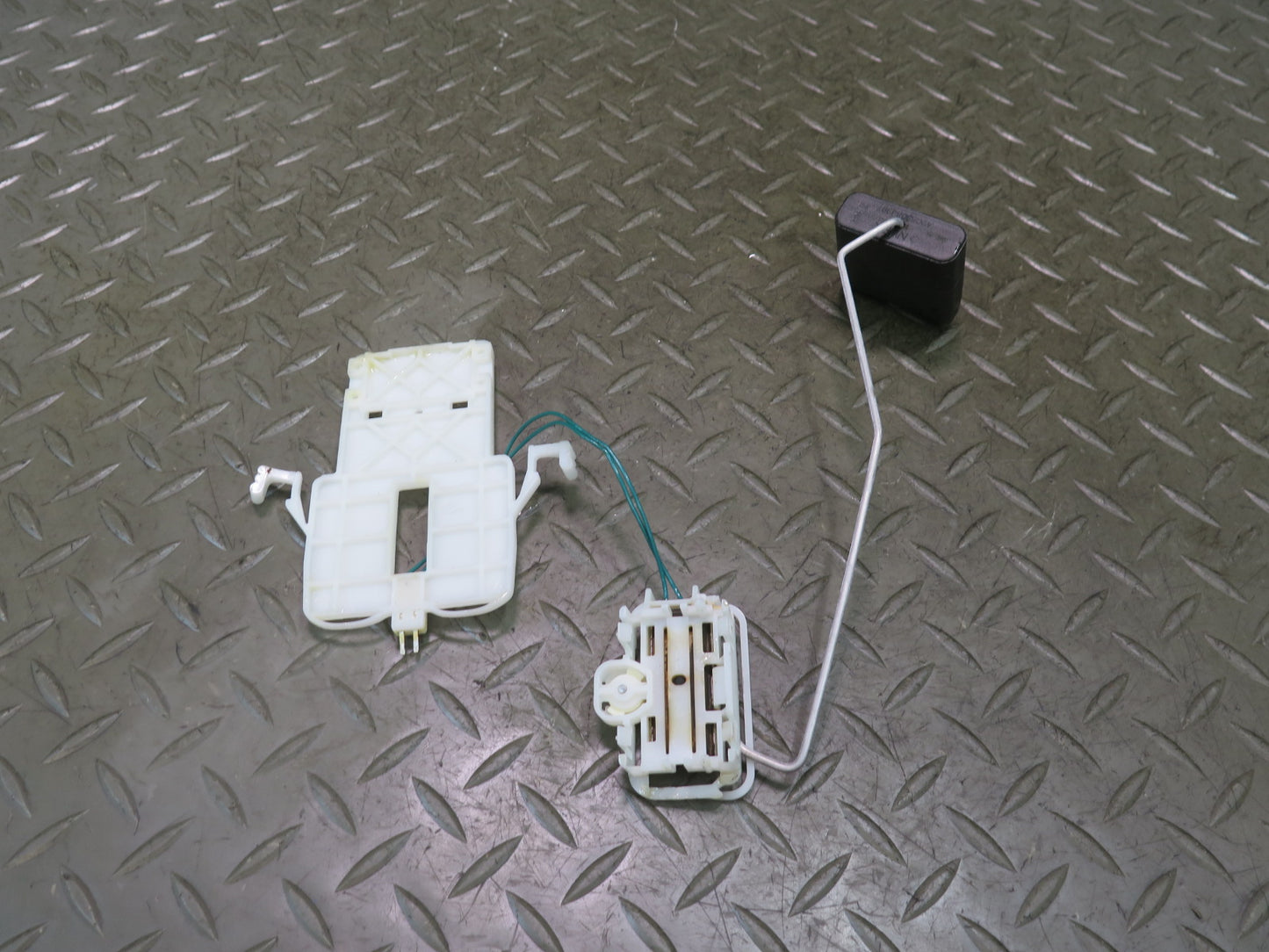 2012-2020 Mercedes R172 SLK SLC Fuel Gas Pump Level Sensor Sending Unit Set