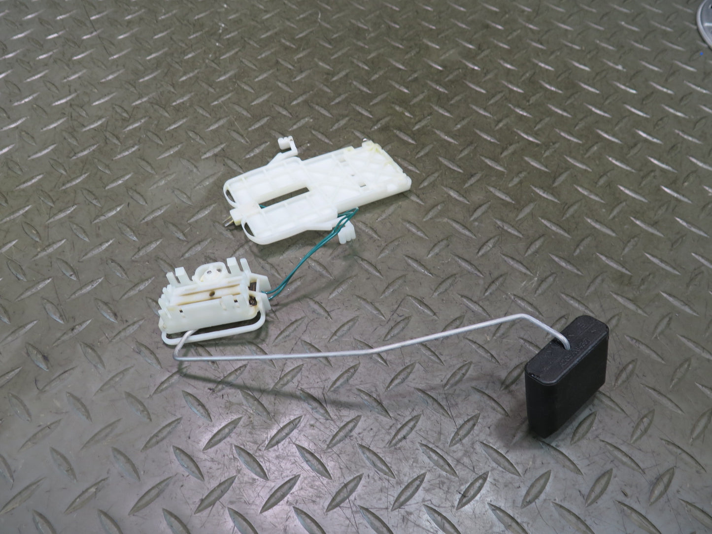 2012-2020 Mercedes R172 SLK SLC Fuel Gas Pump Level Sensor Sending Unit Set