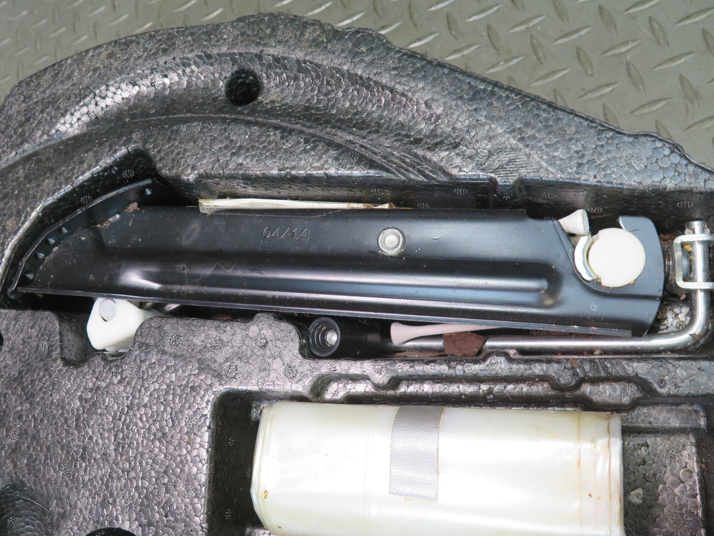 2012-2020 Mercedes R172 SLK SLC Rear Trunk Emergency Spare Tire Jack Tool KIT