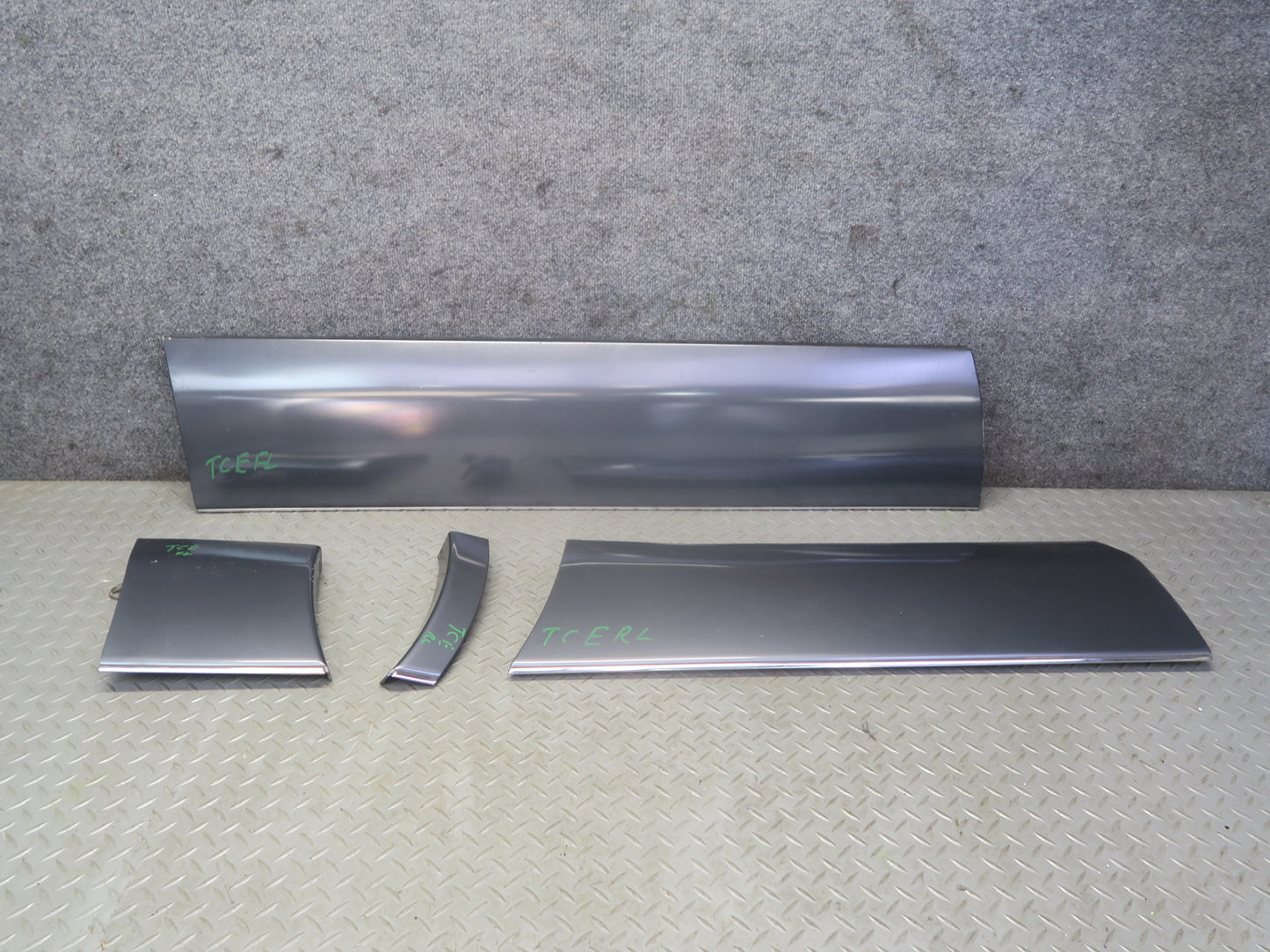 95-00 Toyota Celsior Lexus LS400 Set of 4 Left Fender Door Molding Trim OEM
