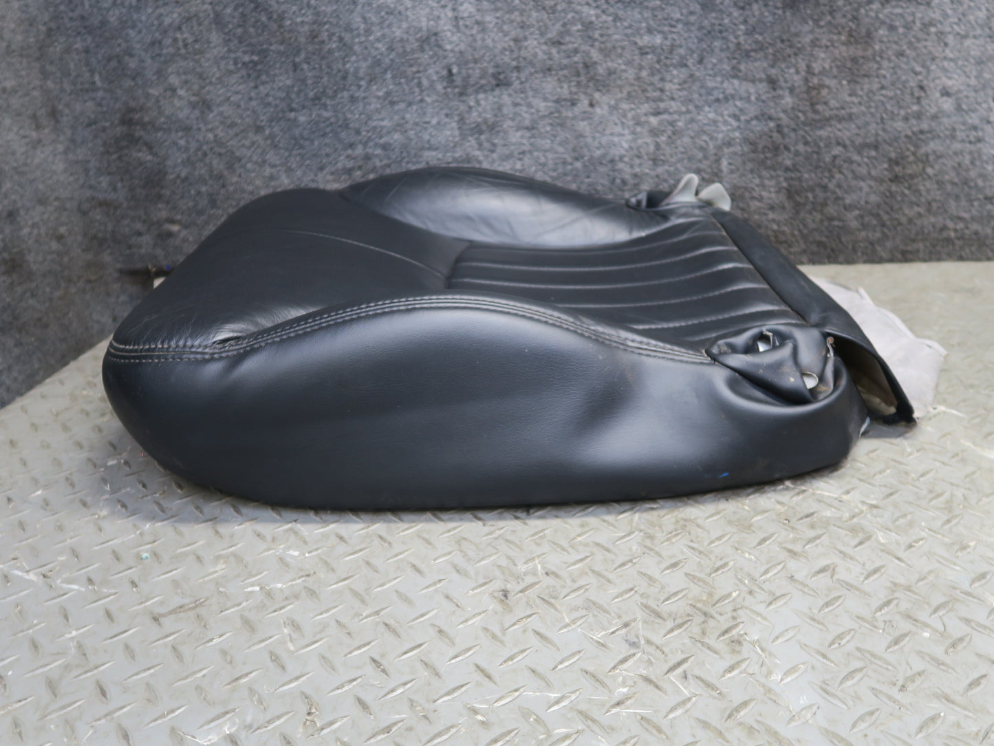 97-02 Chevrolet Corvette C5 Right Passenger Seat Lower Cushion Leather Black OEM