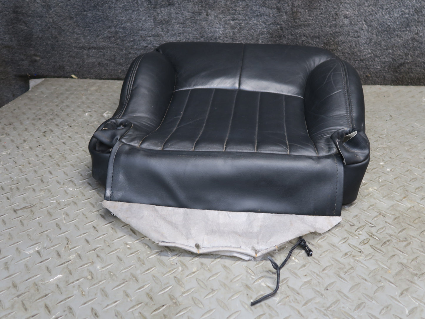 97-02 Chevrolet Corvette C5 Right Passenger Seat Lower Cushion Leather Black OEM