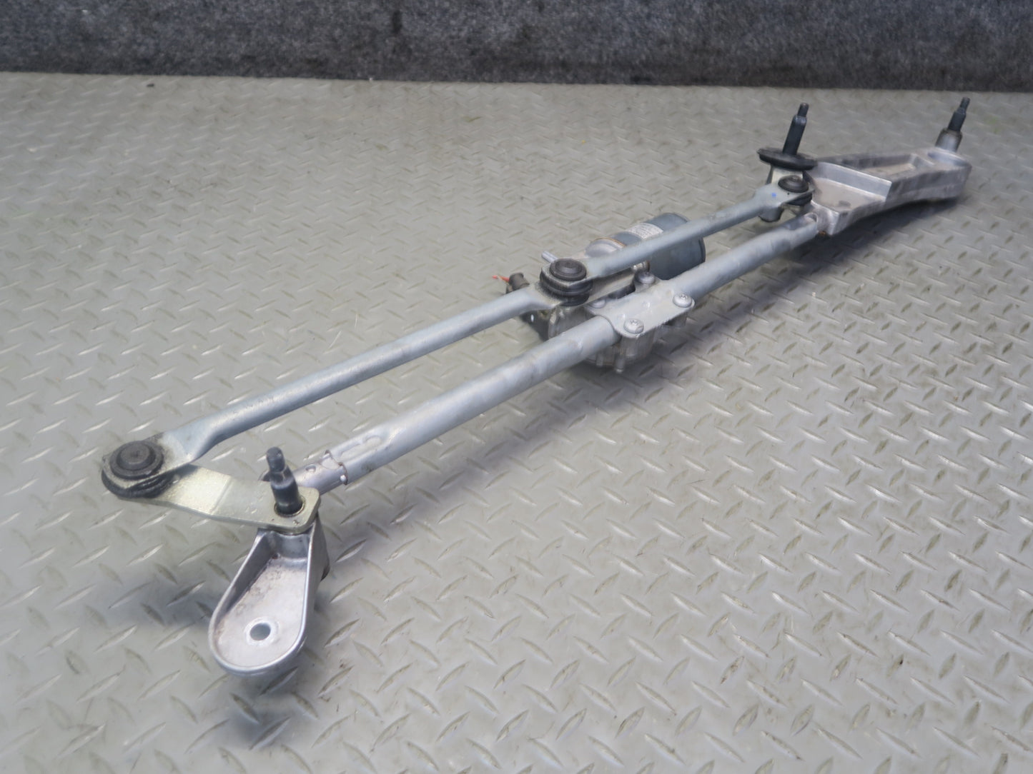2012-2020 Mercedes R172 SLK SLC Windshield Wiper Transmission Linkage W/ Motor