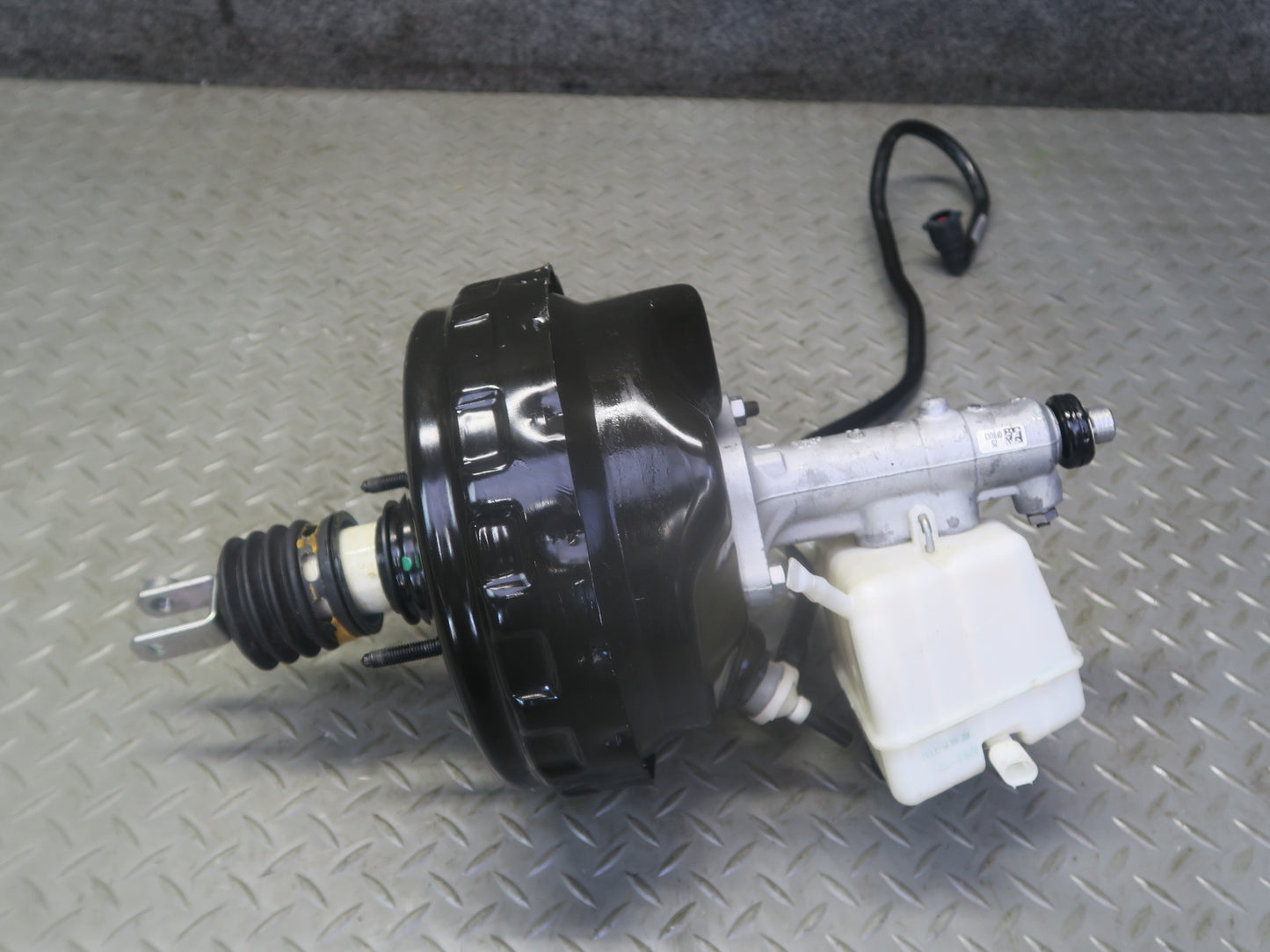 2012-2016 Mercedes R172 SLK Master Cylinder W/ Power Brake Booster & Reservoir