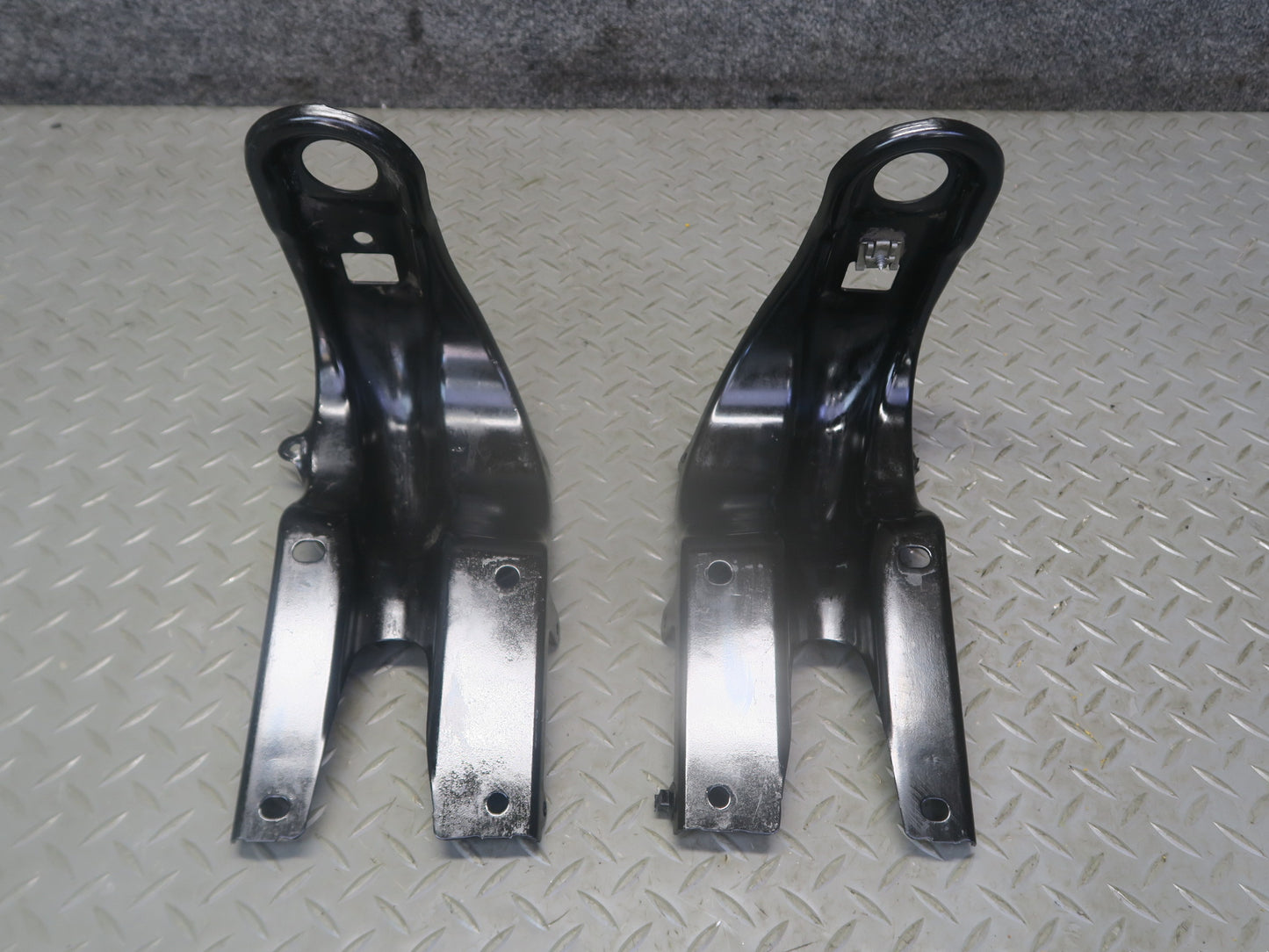 2012-2020 Mercedes R172 SLK SLC Front Left & Right Radiator Support Bracket Set