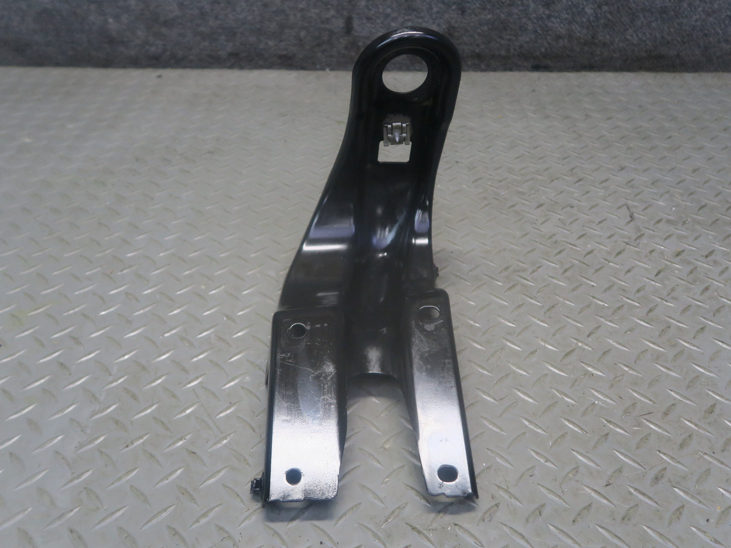 2012-2020 Mercedes R172 SLK SLC Front Left & Right Radiator Support Bracket Set
