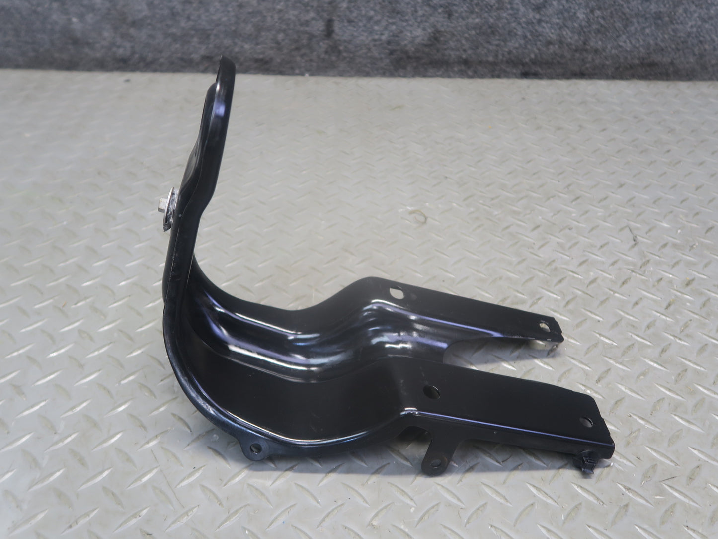 2012-2020 Mercedes R172 SLK SLC Front Left & Right Radiator Support Bracket Set