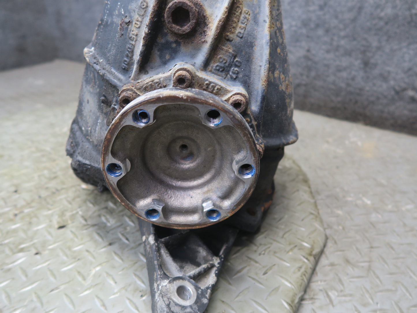 96-98 Mercedes R129 SL500 Rear Axle Differential Carrier 2.65 Ratio OEM