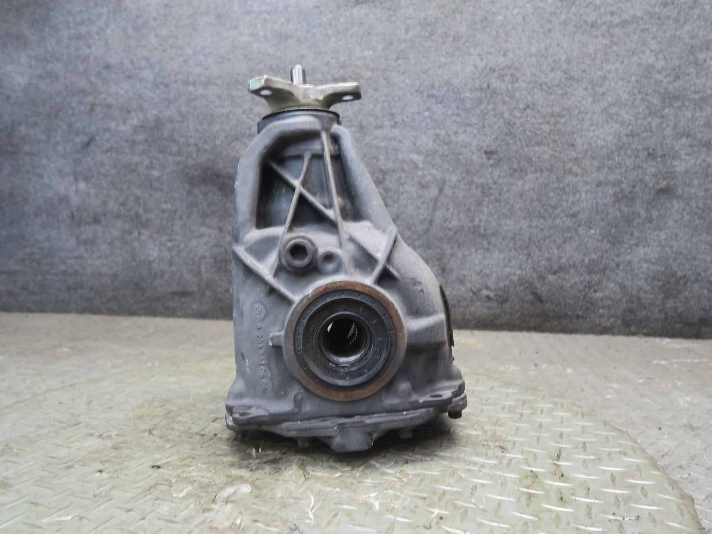2012-2015 Mercedes R172 SLK250 1.8L Rear Differential Axle Carrier 3.07 Ratio