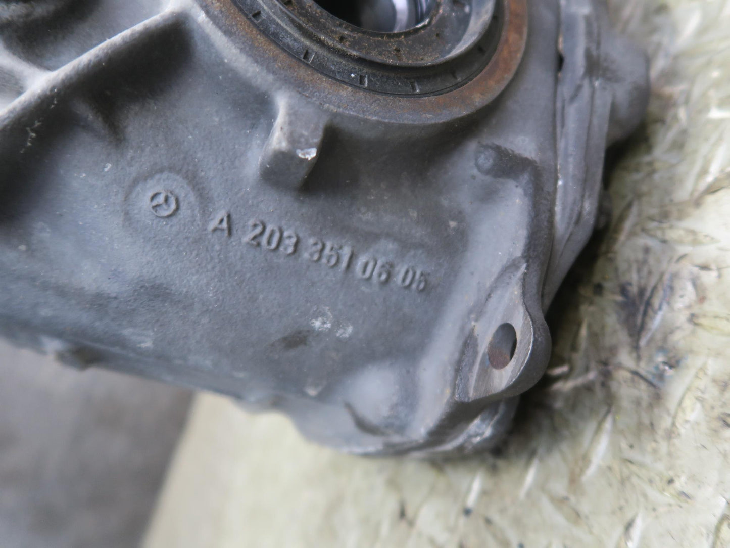 2012-2015 Mercedes R172 SLK250 1.8L Rear Differential Axle Carrier 3.07 Ratio