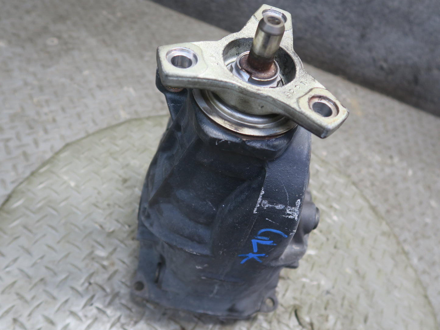 2012-2015 Mercedes R172 SLK250 1.8L Rear Differential Axle Carrier 3.07 Ratio