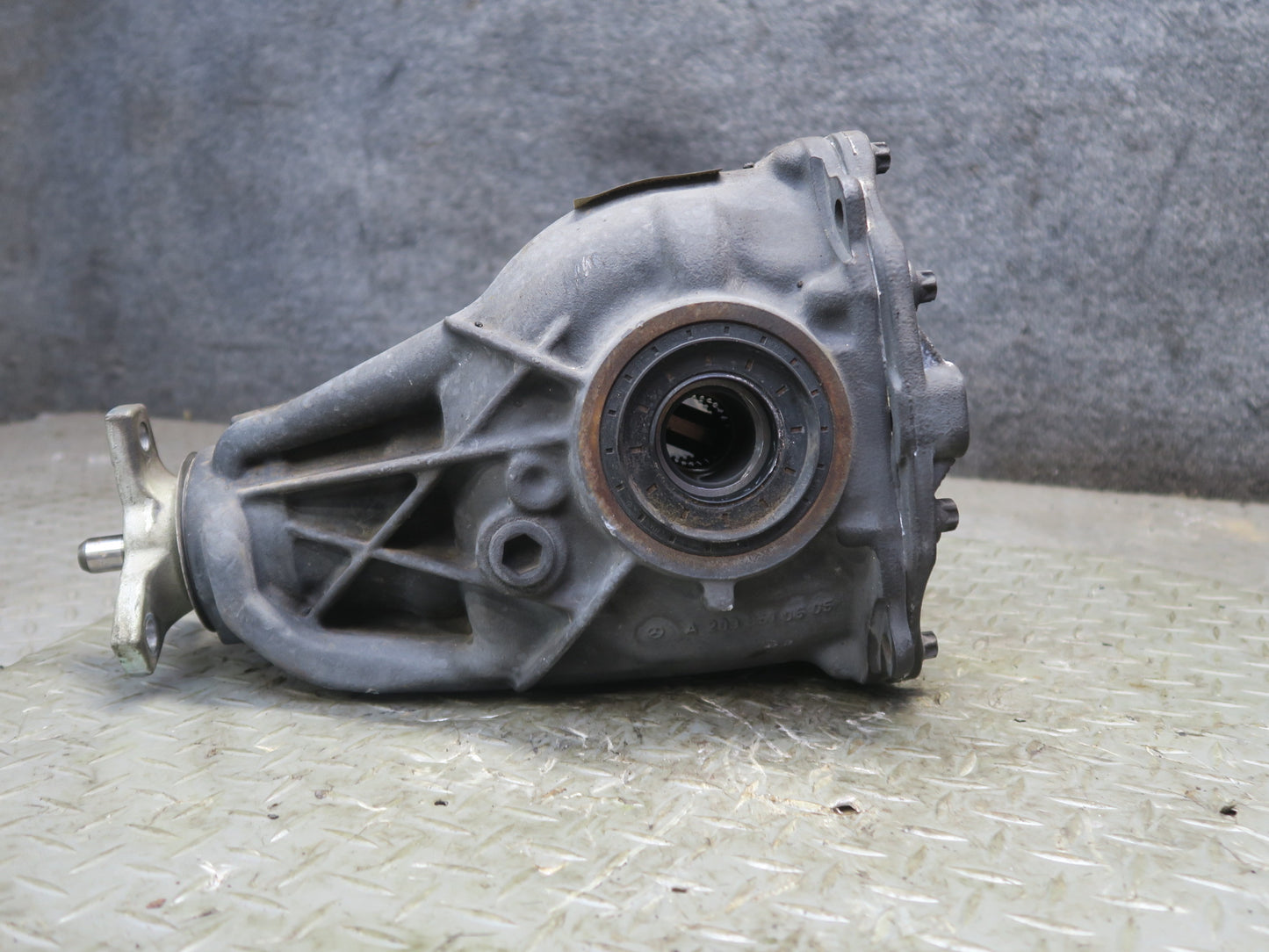 2012-2015 Mercedes R172 SLK250 1.8L Rear Differential Axle Carrier 3.07 Ratio