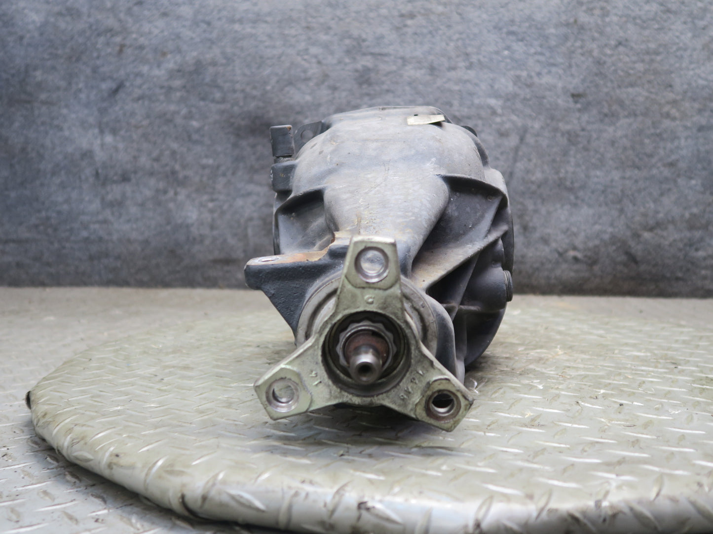 2012-2015 Mercedes R172 SLK250 1.8L Rear Differential Axle Carrier 3.07 Ratio