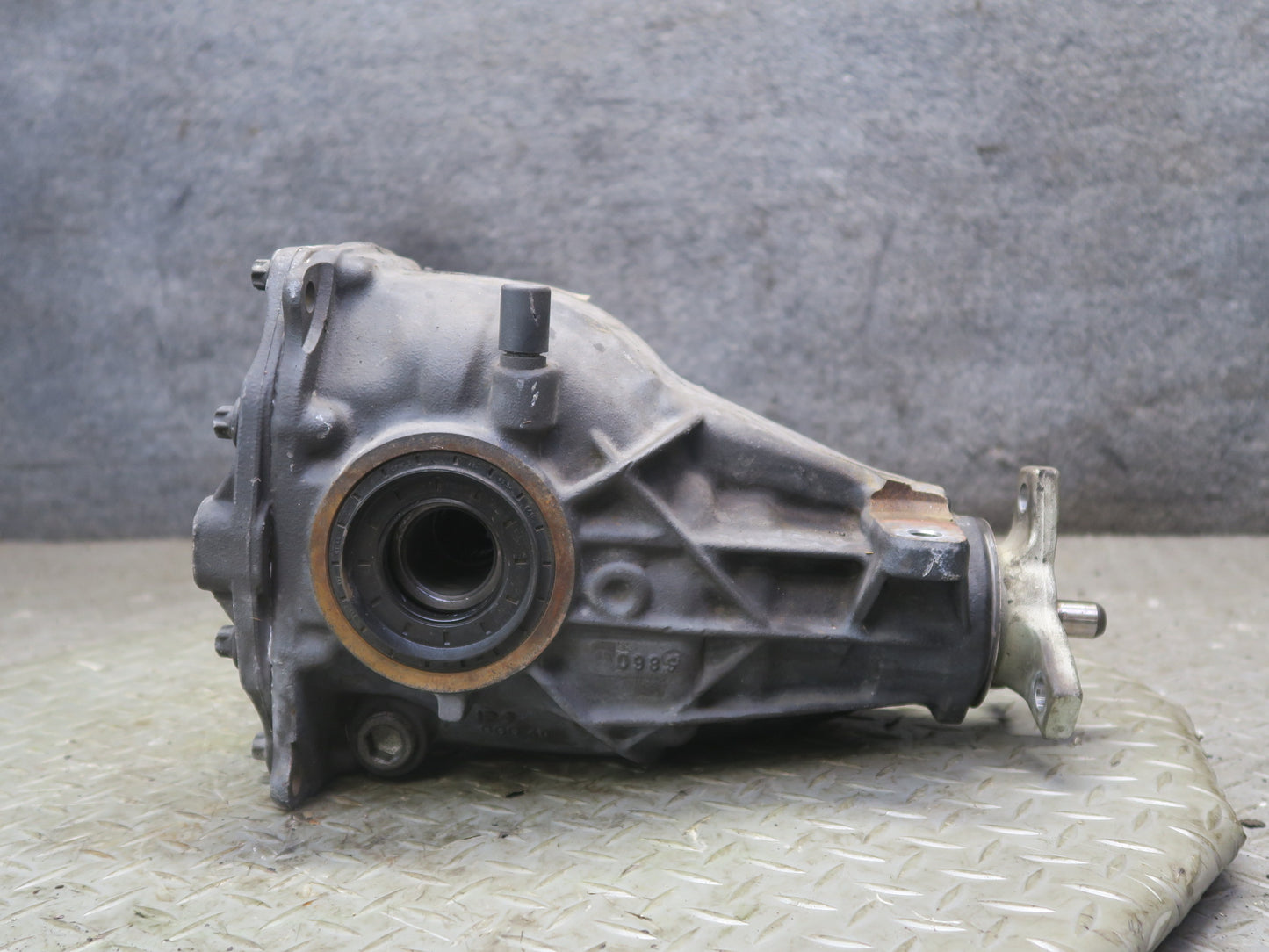 2012-2015 Mercedes R172 SLK250 1.8L Rear Differential Axle Carrier 3.07 Ratio
