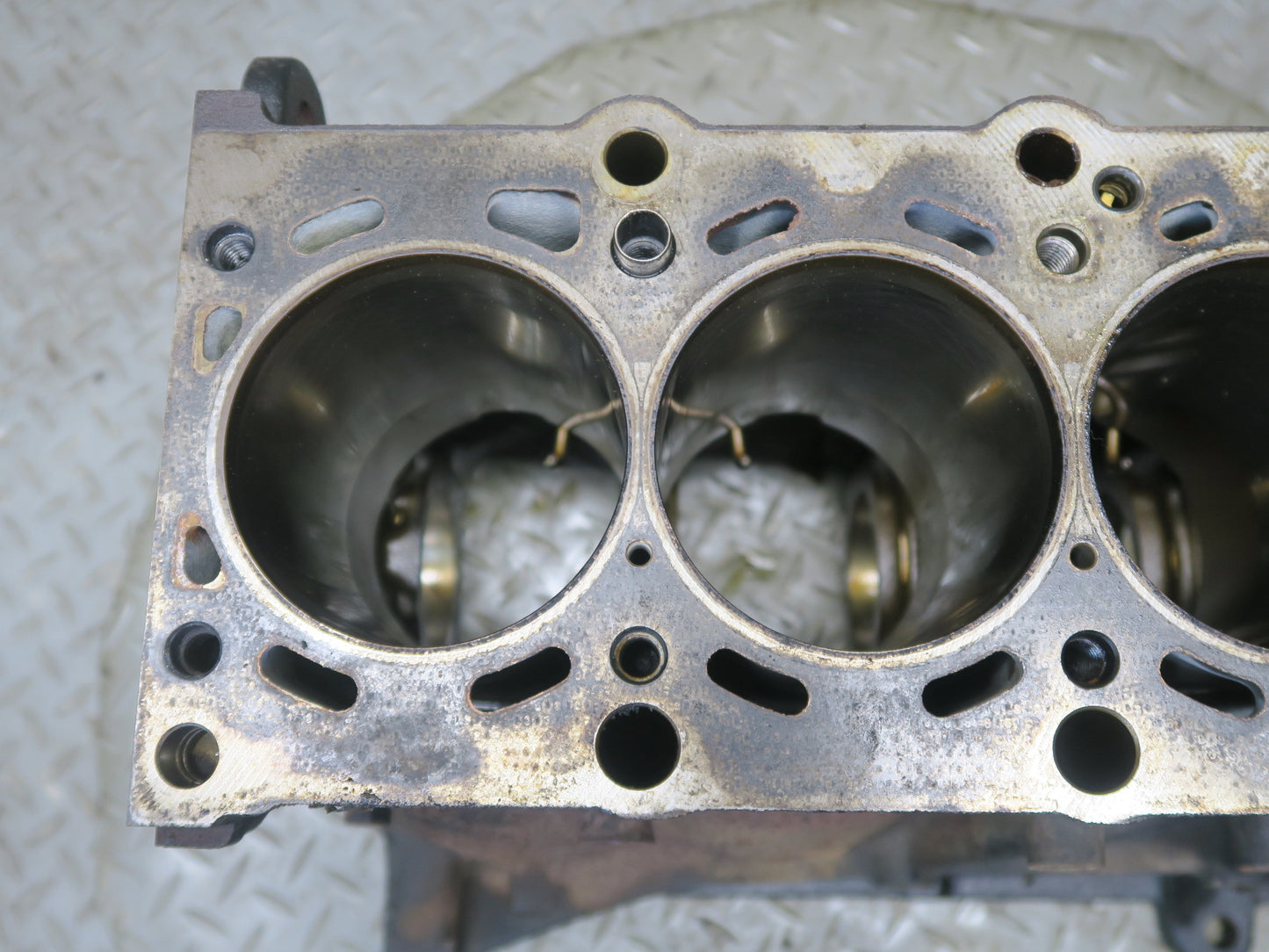 96-99 BMW E36/7 Z3 1.9L M44 Engine Motor Cylinder Block 1739675 OEM