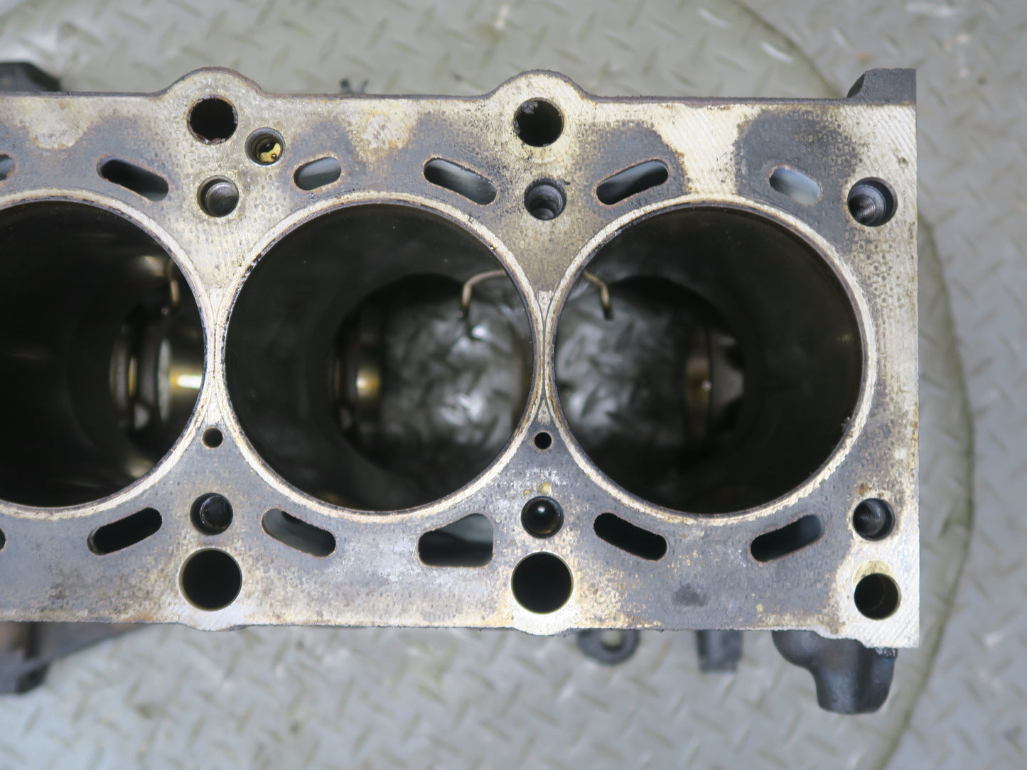 96-99 BMW E36/7 Z3 1.9L M44 Engine Motor Cylinder Block 1739675 OEM