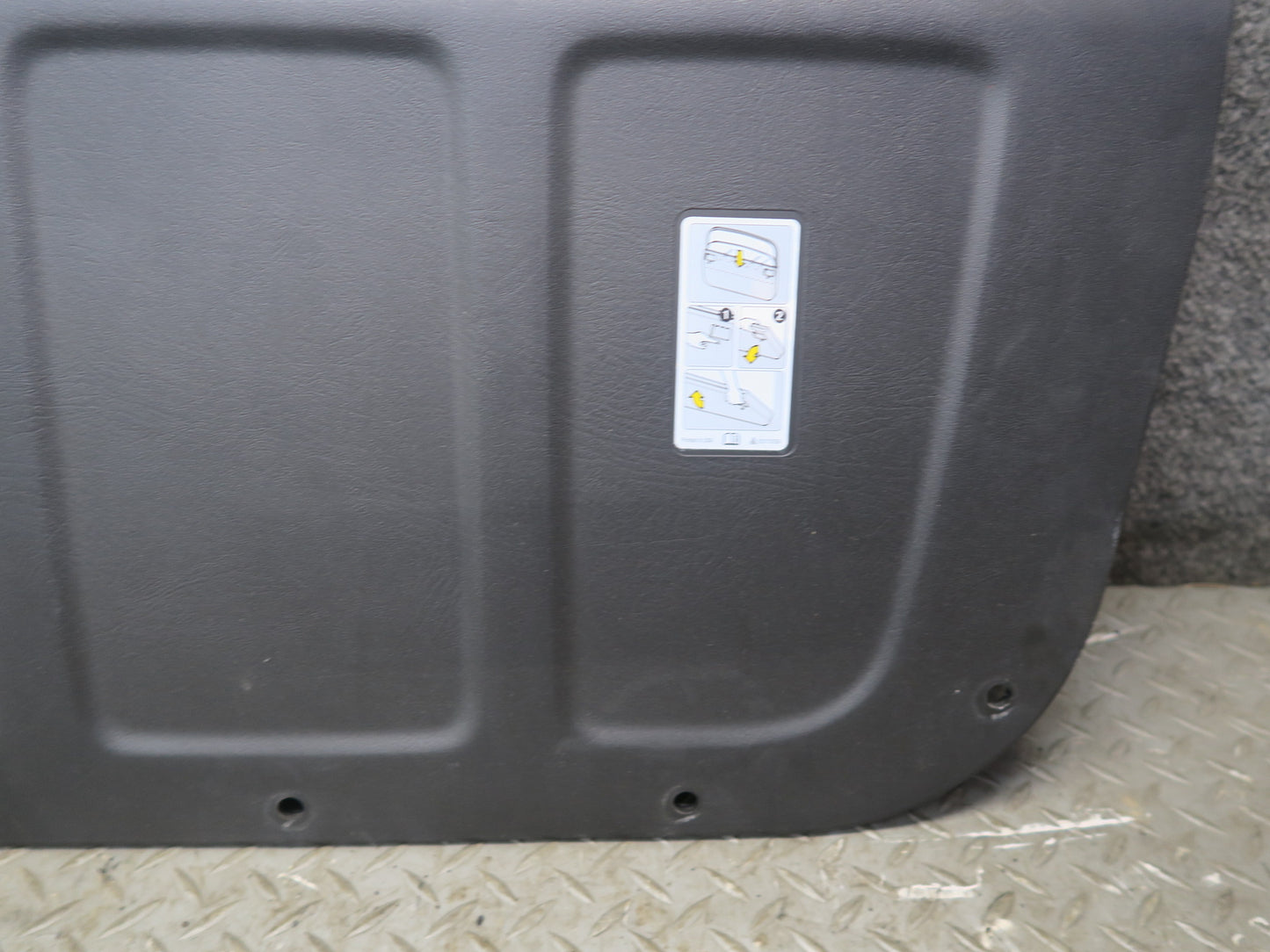 2005-2009 Hummer H2 SUT Rear MID Gate Center Decklid Panel