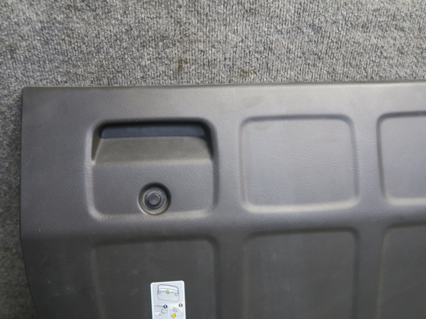 2005-2009 Hummer H2 SUT Rear MID Gate Center Decklid Panel