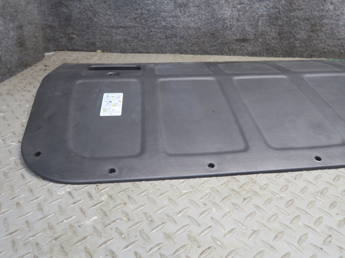 2005-2009 Hummer H2 SUT Rear MID Gate Center Decklid Panel