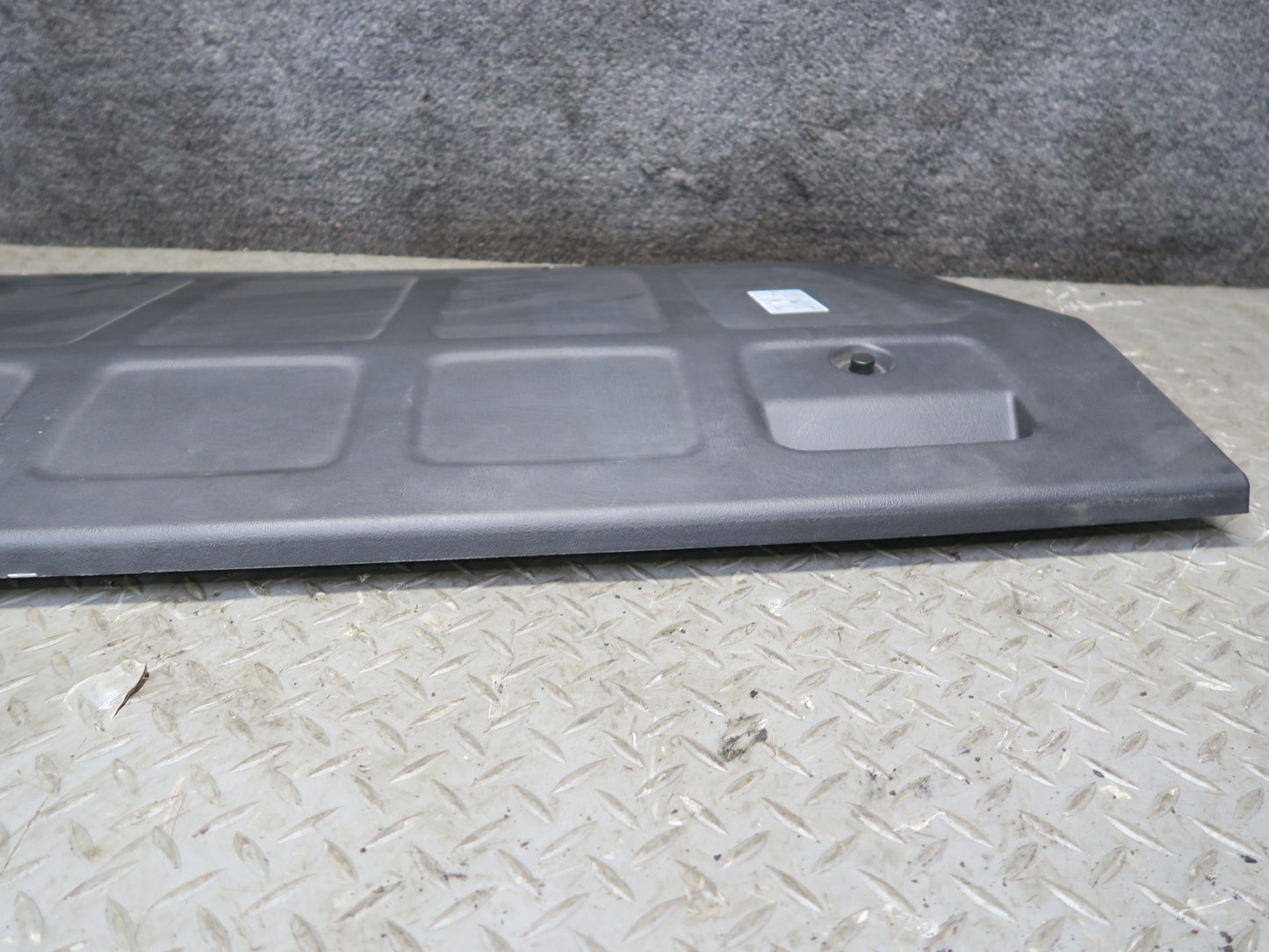 2005-2009 Hummer H2 SUT Rear MID Gate Center Decklid Panel