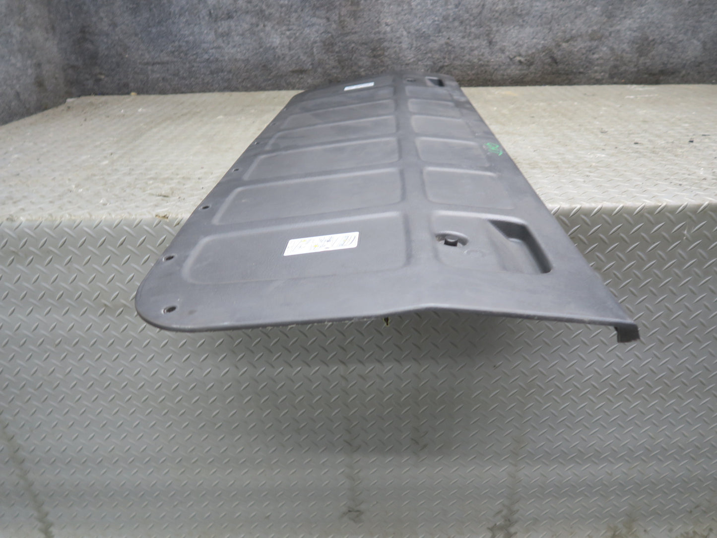 2005-2009 Hummer H2 SUT Rear MID Gate Center Decklid Panel