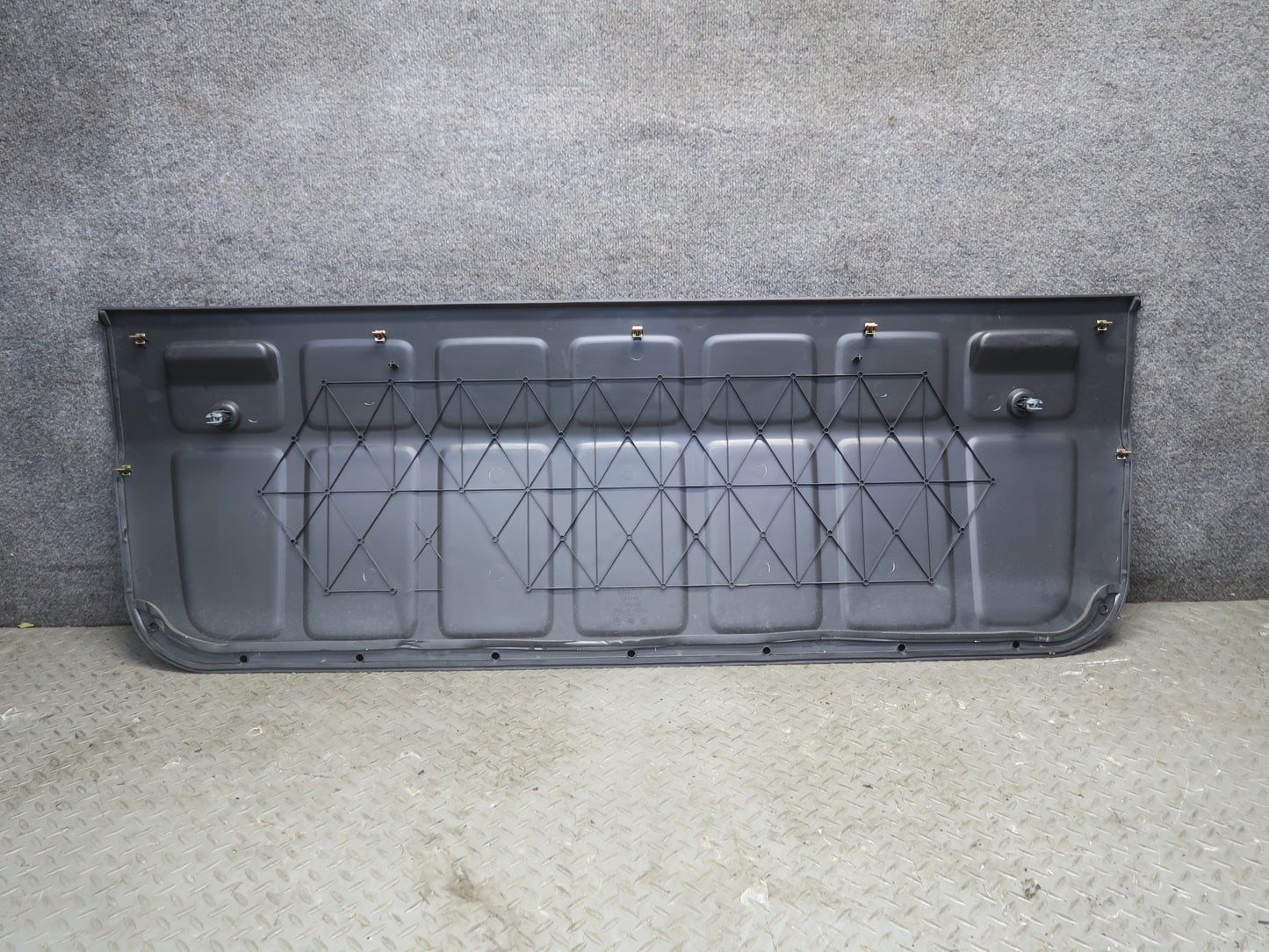 2005-2009 Hummer H2 SUT Rear MID Gate Center Decklid Panel