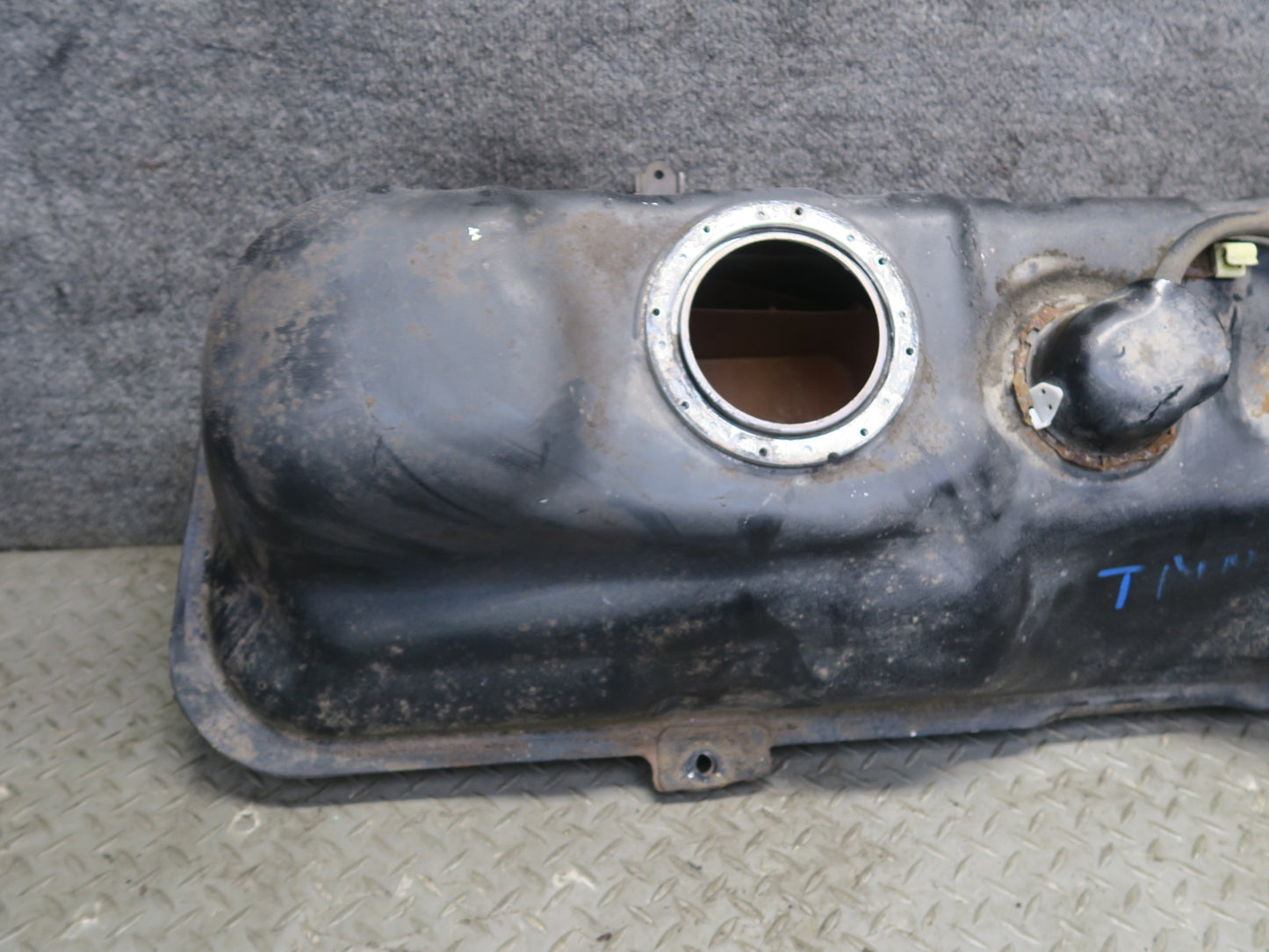00-05 Toyota MR2 Spyder ZZW30L 1ZZFE Fuel Tank Unit OEM