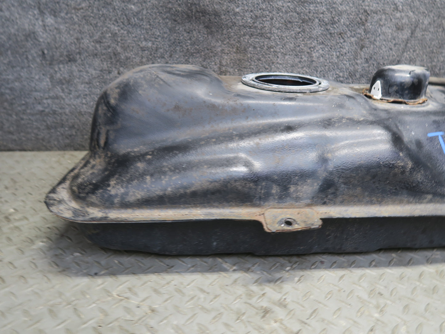 00-05 Toyota MR2 Spyder ZZW30L 1ZZFE Fuel Tank Unit OEM