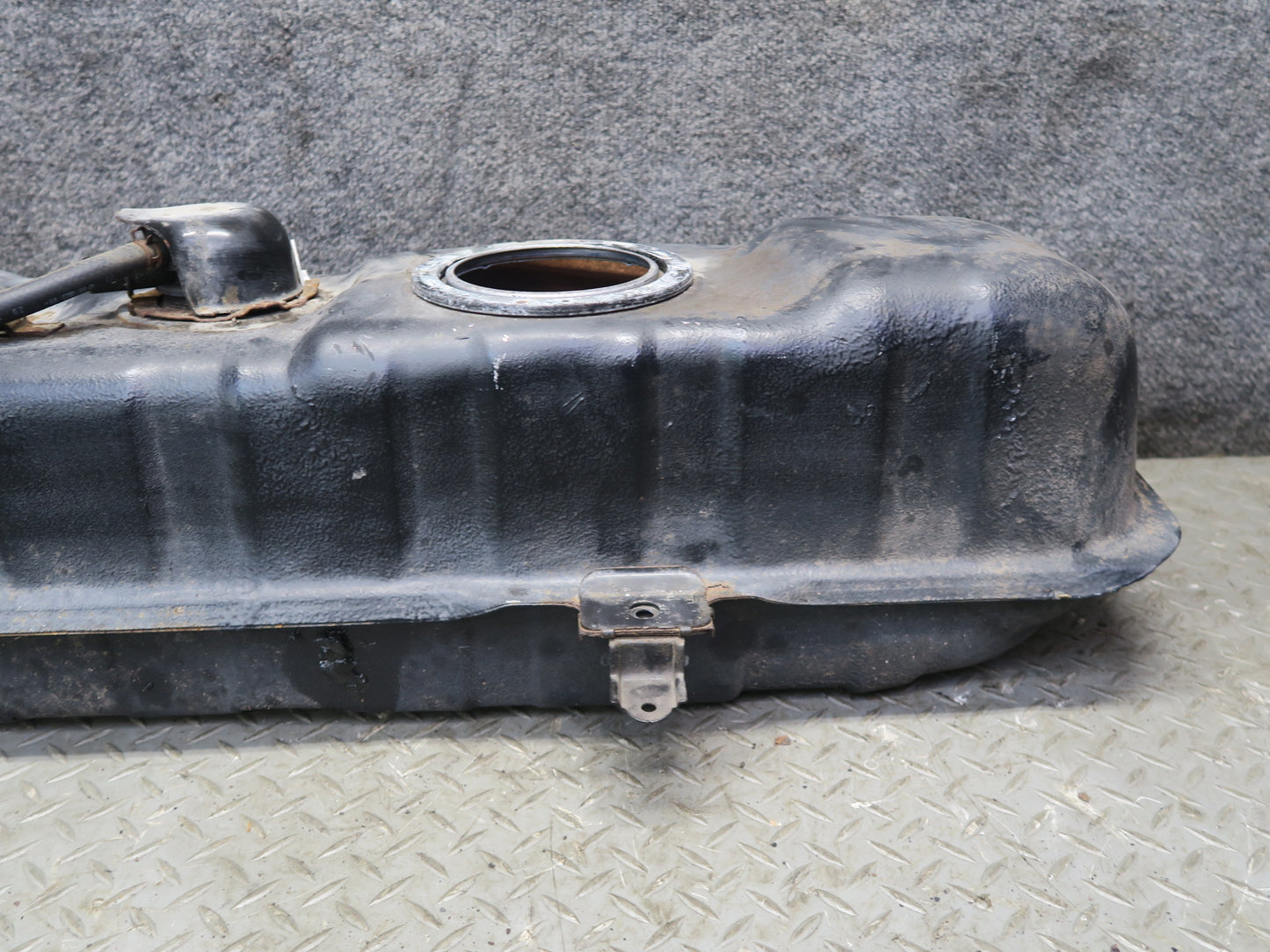 00-05 Toyota MR2 Spyder ZZW30L 1ZZFE Fuel Tank Unit OEM
