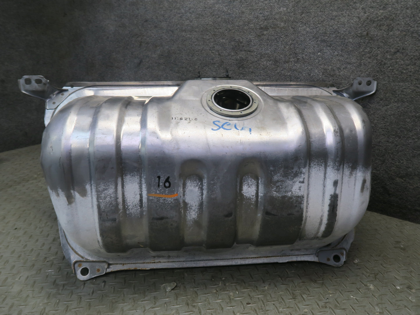 98-00 Lexus UZZ30L SC400 Fuel Tank w Filler Neck Assembly OEM
