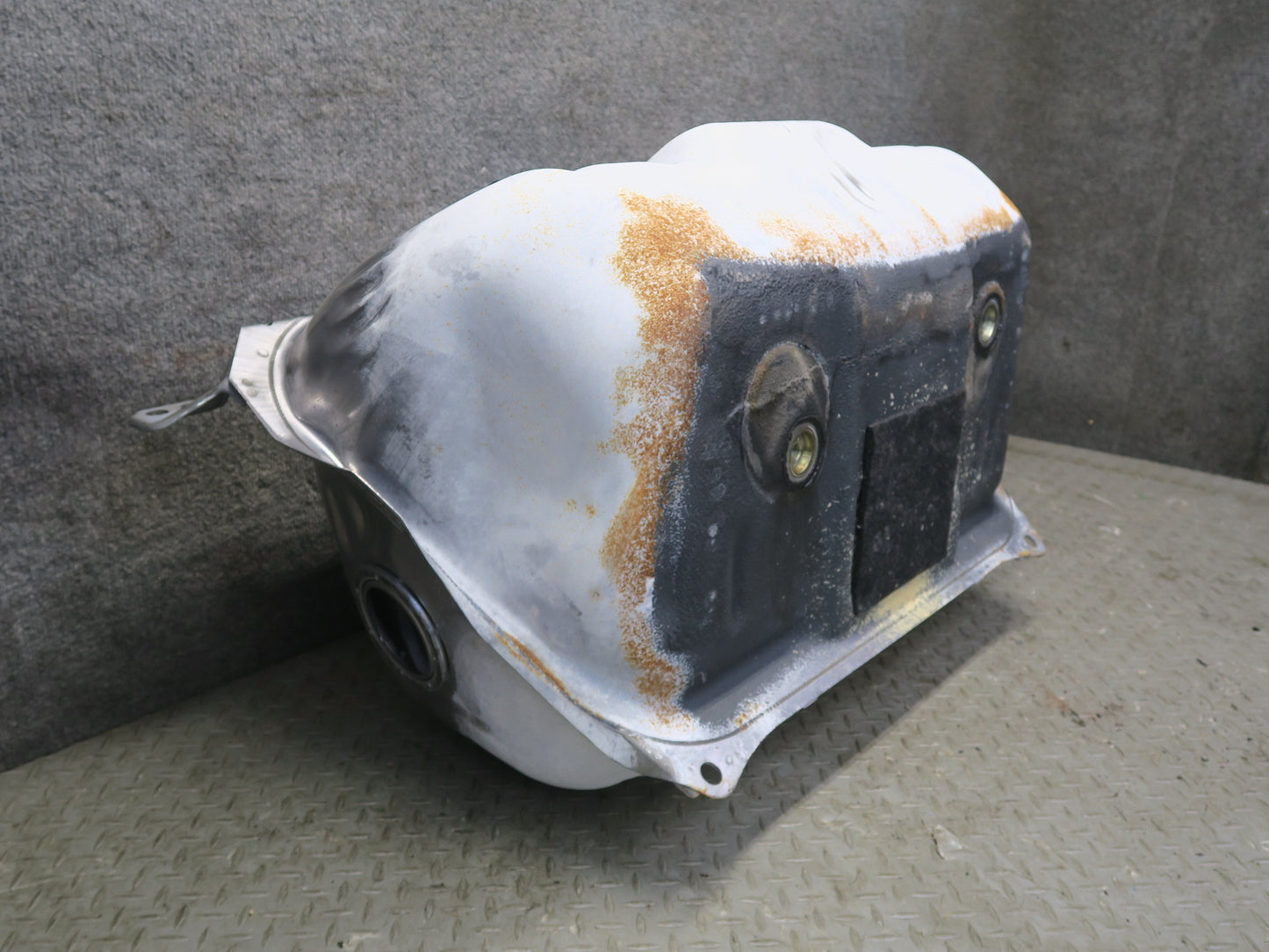 98-00 Lexus UZZ30L SC400 Fuel Tank w Filler Neck Assembly OEM